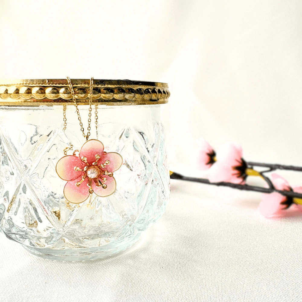 【梅】ネックレス ピンク サージカルステンレス 金属アレルギー対応 受注生産 大人可愛い 透明感 ギフト 春の新作 | 2枚目